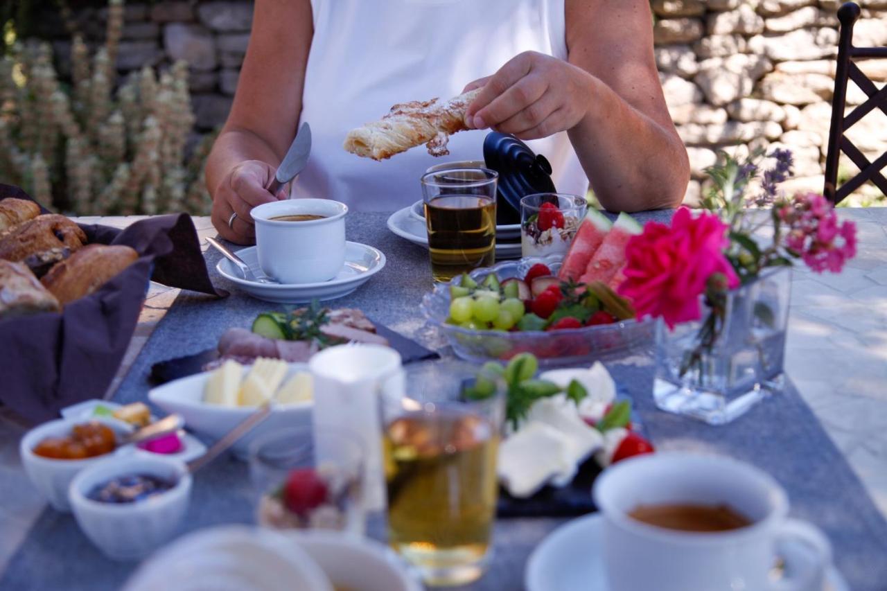 Bed and Breakfast La Figue Noire Caromb Exterior foto