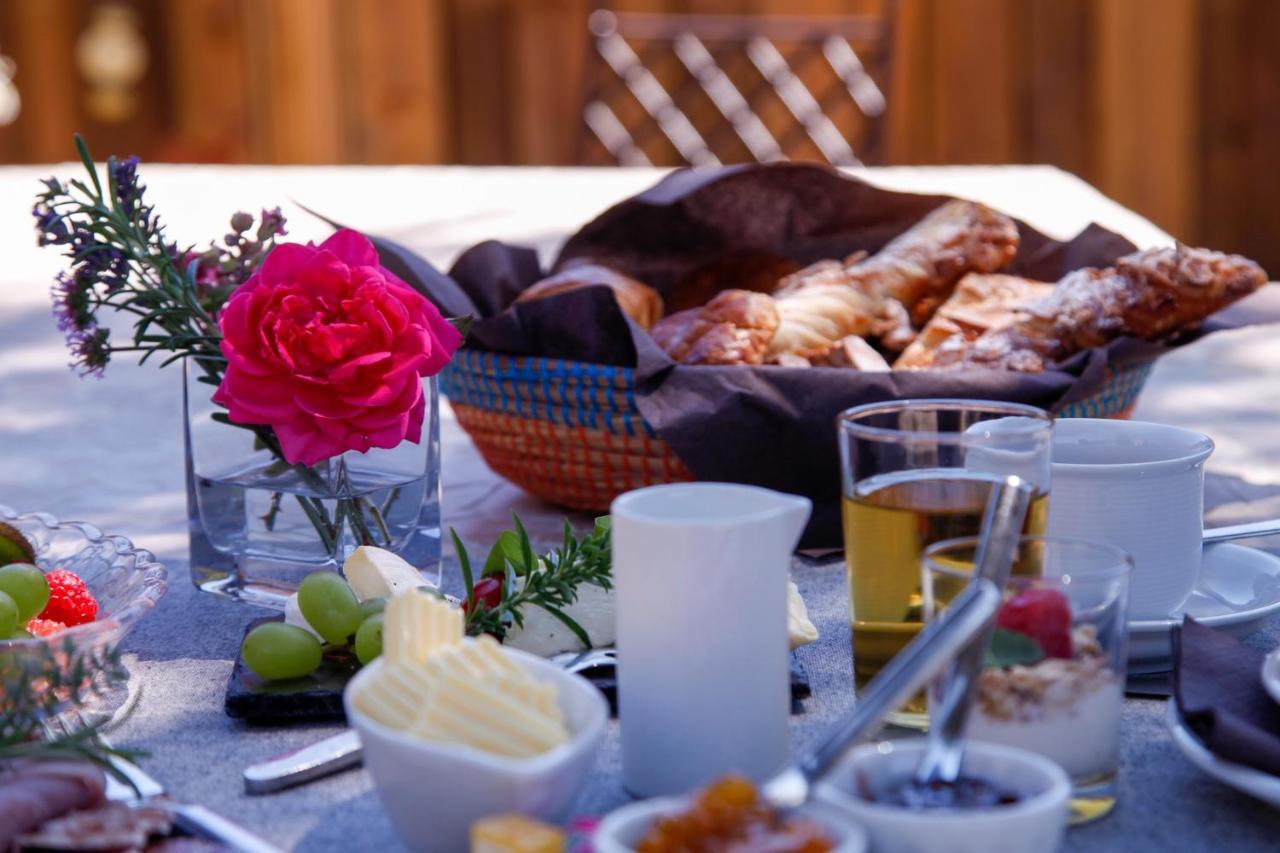 Bed and Breakfast La Figue Noire Caromb Exterior foto